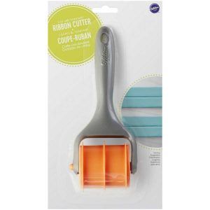 Cortante Fondant Simple Cinta Ancha con Mango «Wilton»