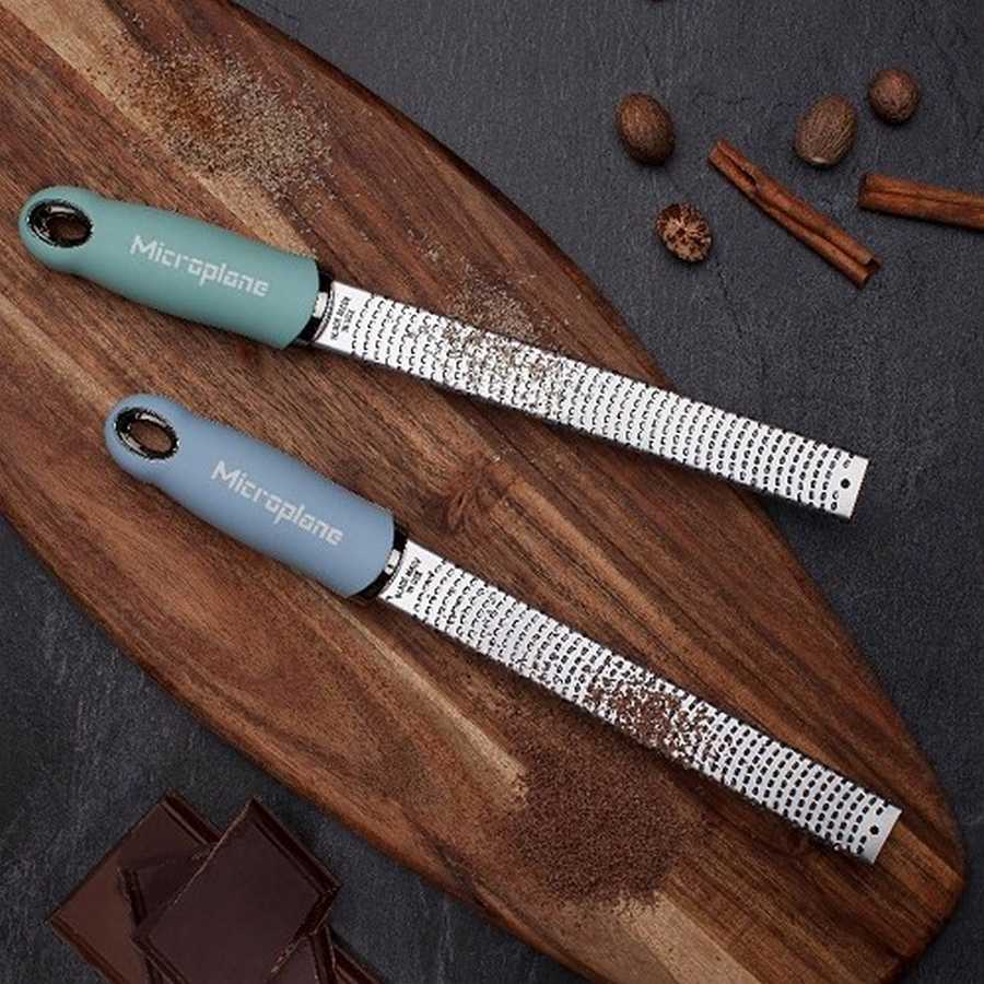 Rallador Zester Premium Series con mango Celeste "Microplane" - Imagen 2